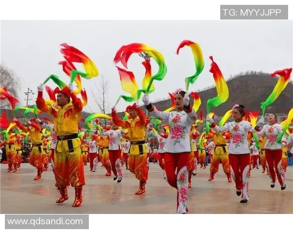 扭秧歌与足球明星的精彩碰撞视频展现传统与现代的完美融合